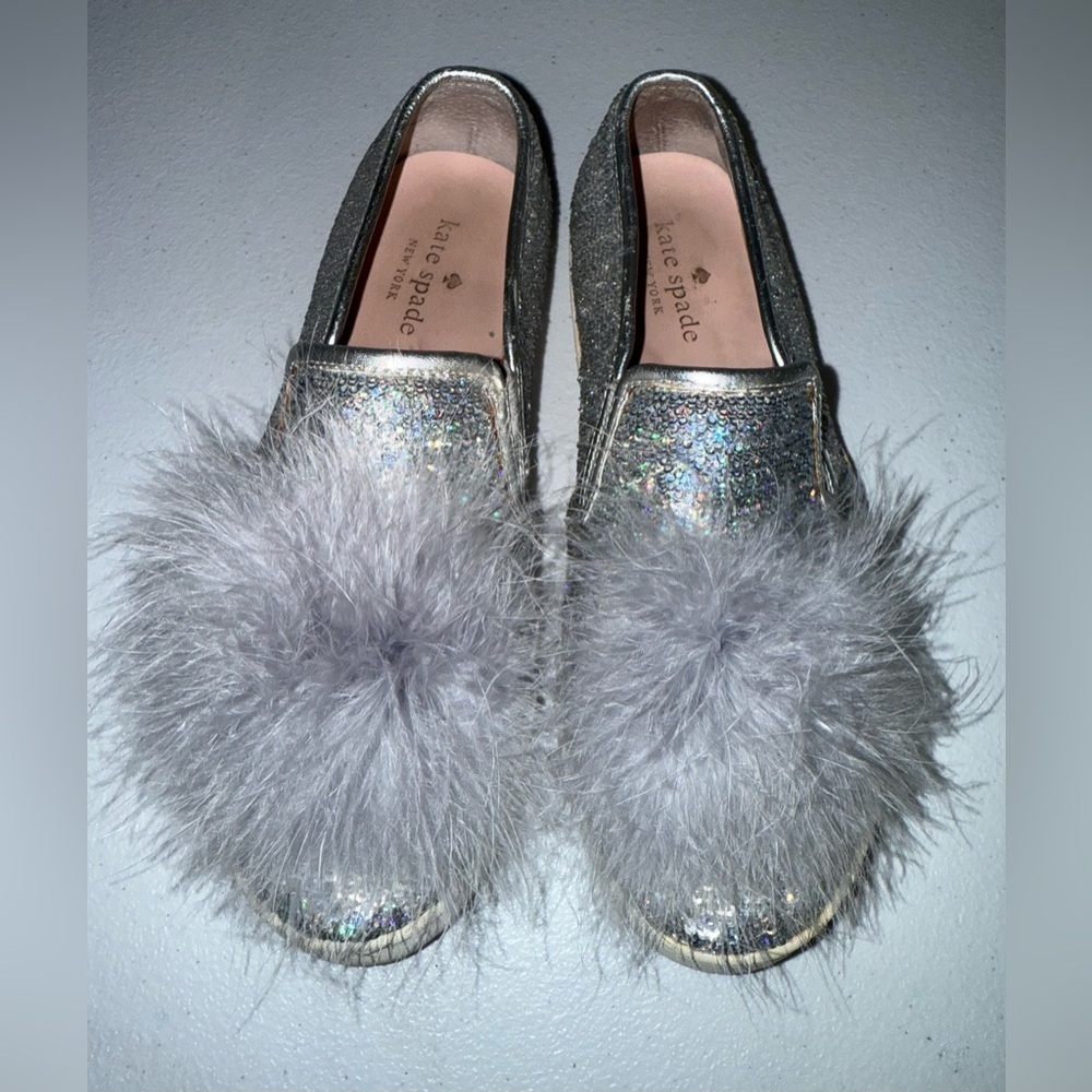 Kate Spade Latina Silver Leather Sequin Feather Pom Shoes Size 6M
